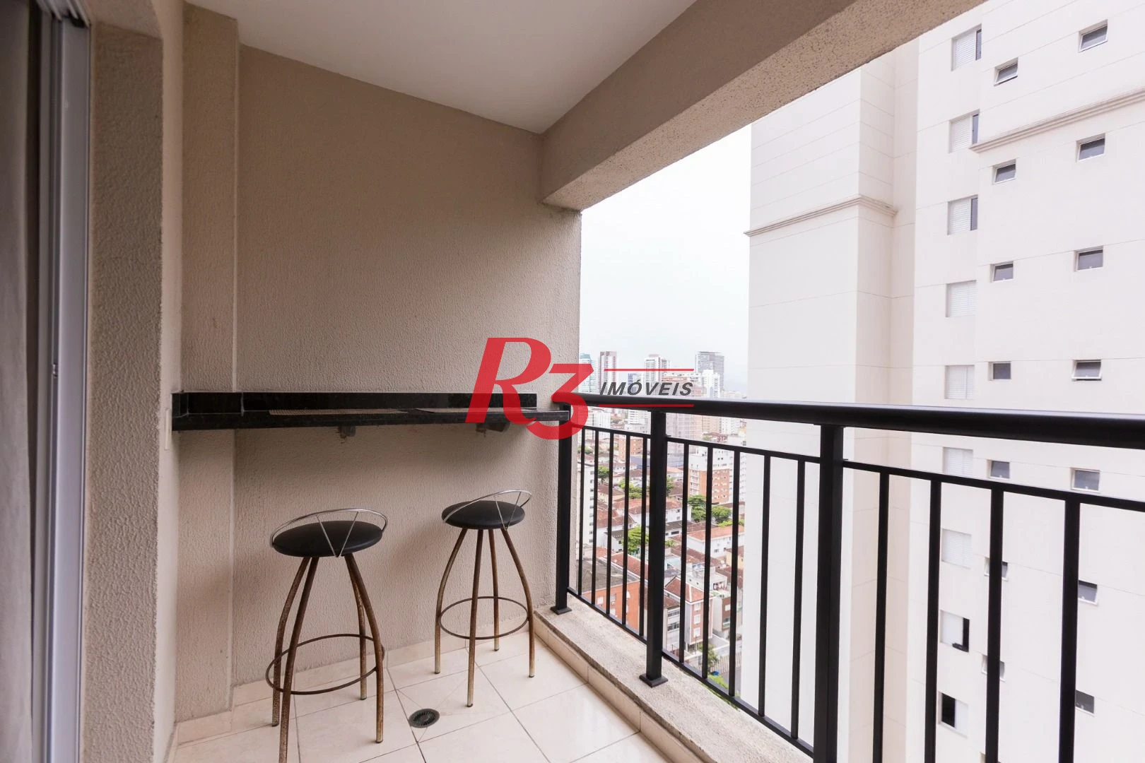 Apartamento com 2 dormitórios à venda, 62 m² por R$ 690.000,00 - Marapé - Santos/SP