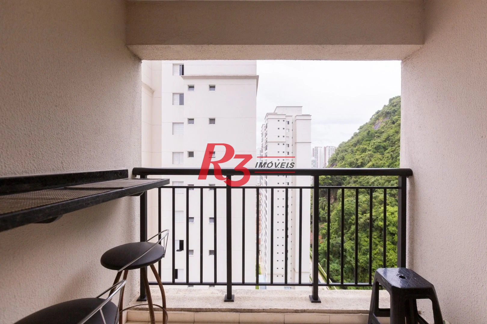Apartamento com 2 dormitórios à venda, 62 m² por R$ 690.000,00 - Marapé - Santos/SP
