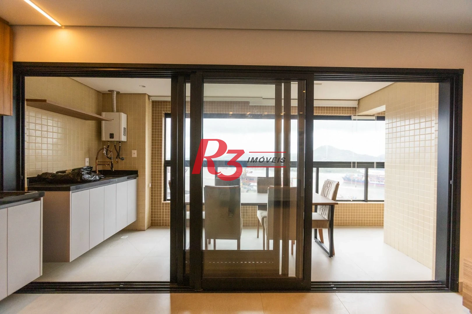 Apartamento com 2 dormitórios, 65 m² - venda por R$ 1.180.000,00 ou aluguel por R$ 7.000,00/mês - Ponta da Praia - Santos/SP
