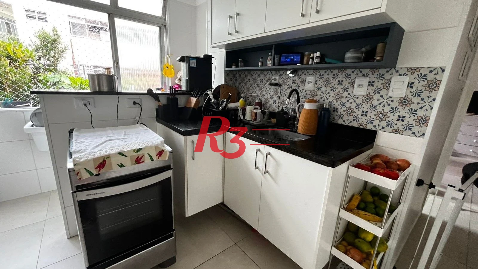 Apartamento com 2 dormitórios à venda, 60 m² por R$ 430.000,00 - Embaré - Santos/SP