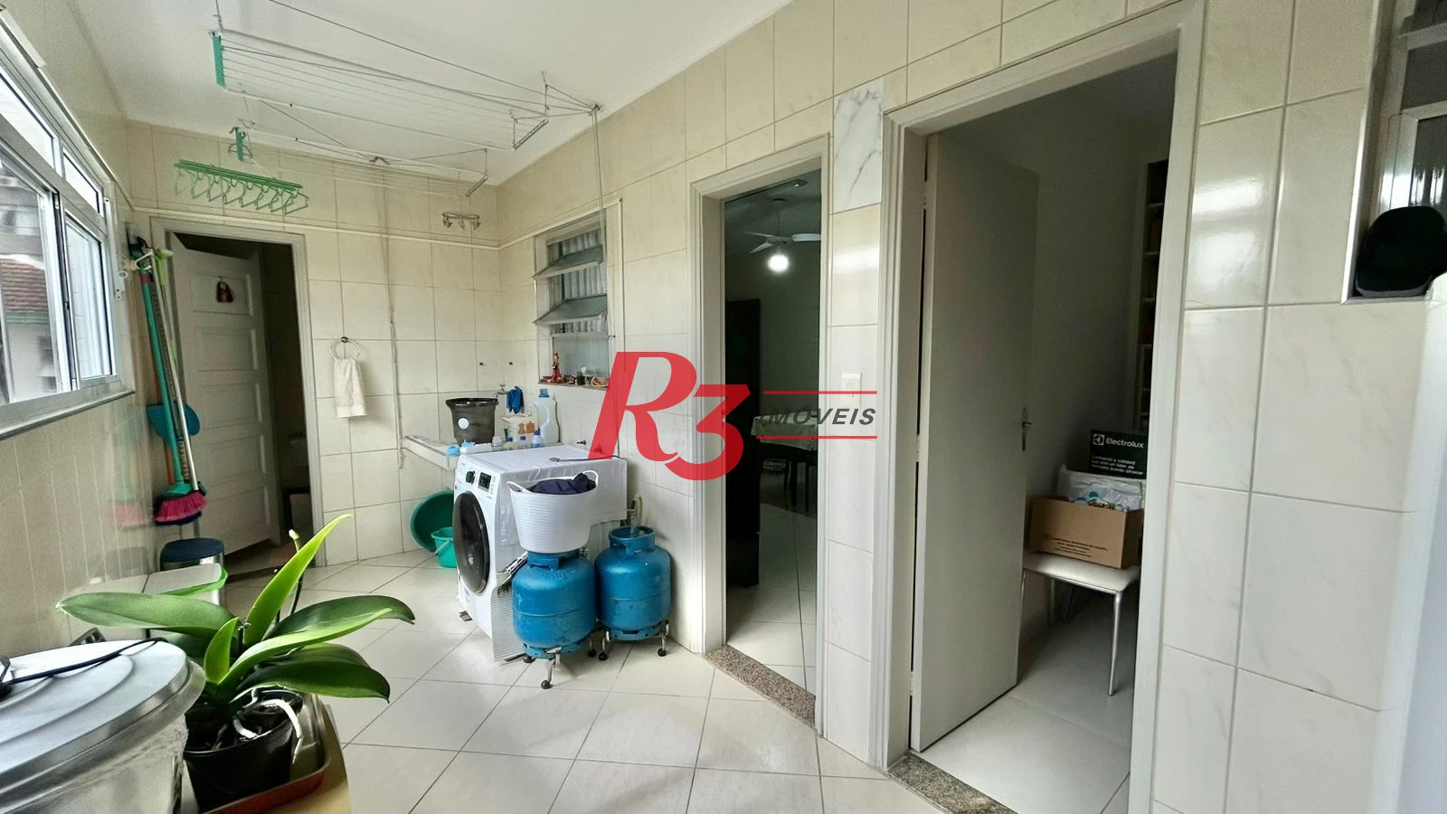 Apartamento com 2 dormitórios à venda, 100 m² por R$ 586.000,00 - Marapé - Santos/SP