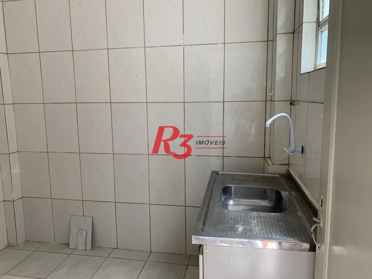 Apartamento com 2 dormitórios à venda, 60 m² por R$ 300.000,00 - Campo Grande - Santos/SP