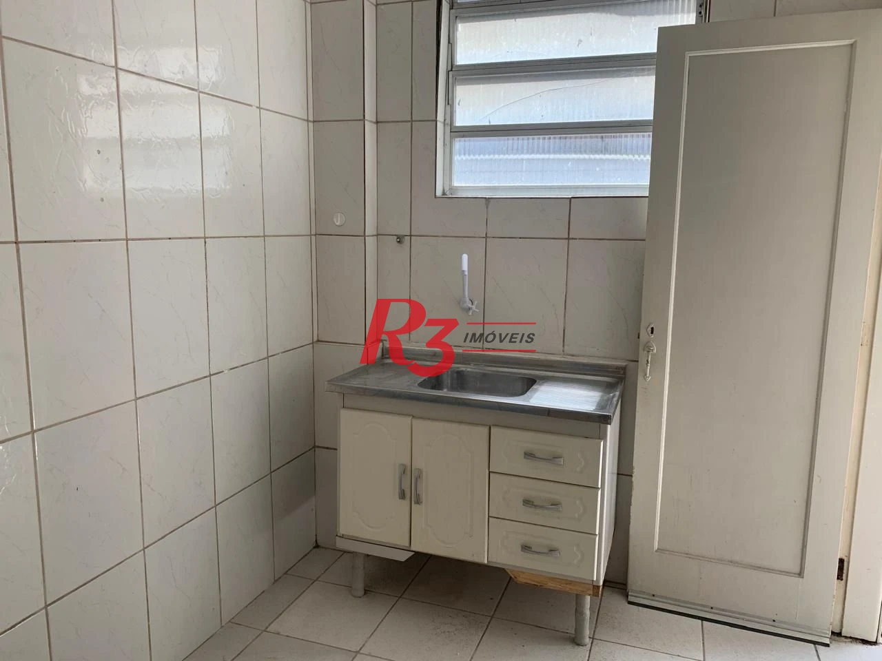 Apartamento com 2 dormitórios à venda, 60 m² por R$ 300.000,00 - Campo Grande - Santos/SP