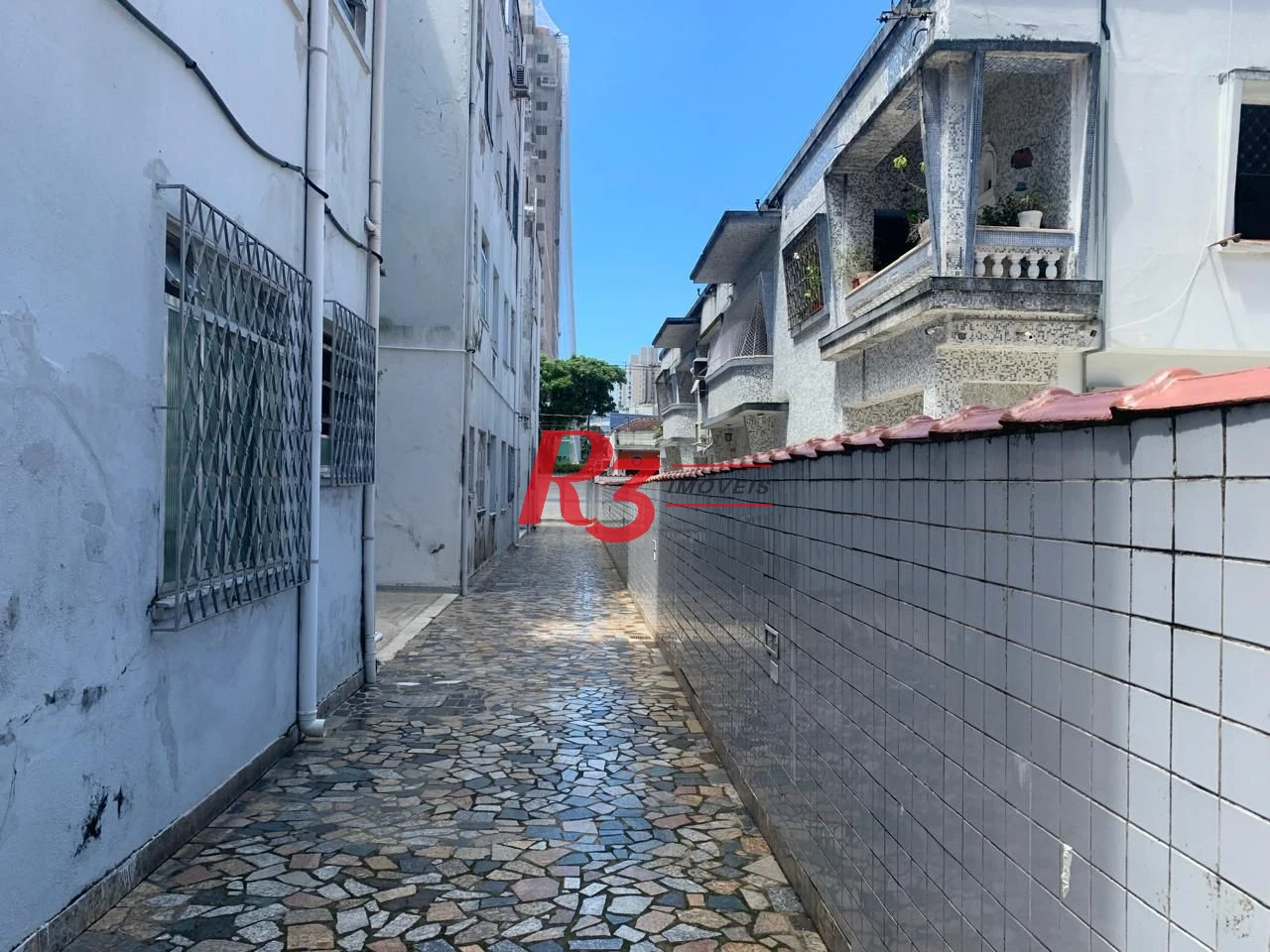 Apartamento com 2 dormitórios à venda, 60 m² por R$ 300.000,00 - Campo Grande - Santos/SP