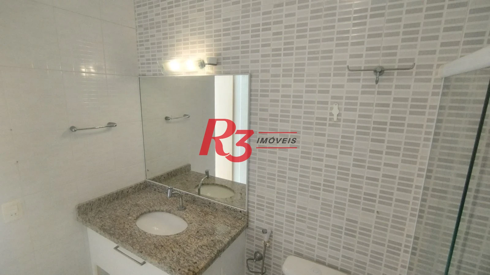 Apartamento com 2 dormitórios à venda, 110 m² por R$ 700.000,00 - José Menino - Santos/SP