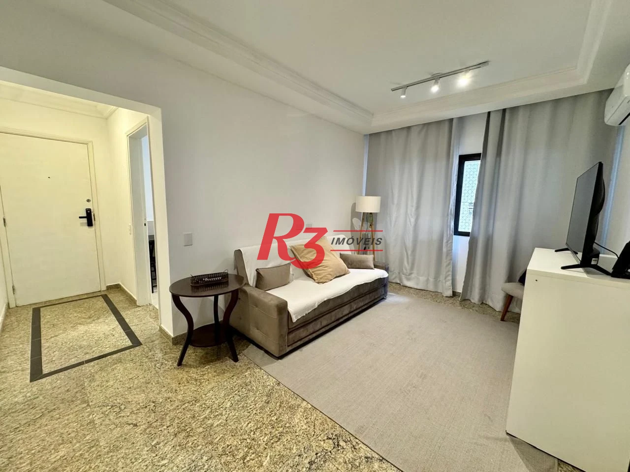 Apartamento com 1 dormitório para alugar, 65 m² por R$ 4.200,00/mês - Embaré - Santos/SP
