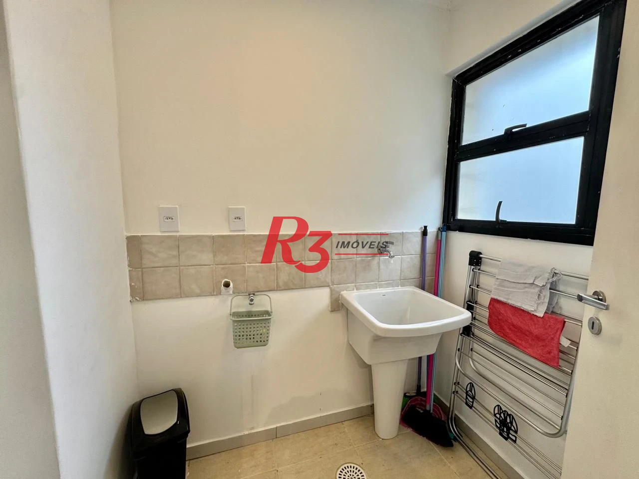 Apartamento com 1 dormitório para alugar, 65 m² por R$ 4.200,00/mês - Embaré - Santos/SP
