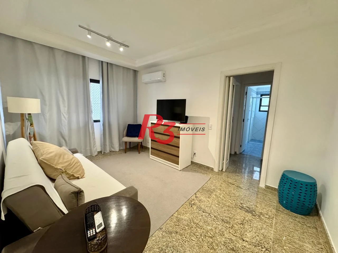 Apartamento com 1 dormitório para alugar, 65 m² por R$ 4.200,00/mês - Embaré - Santos/SP