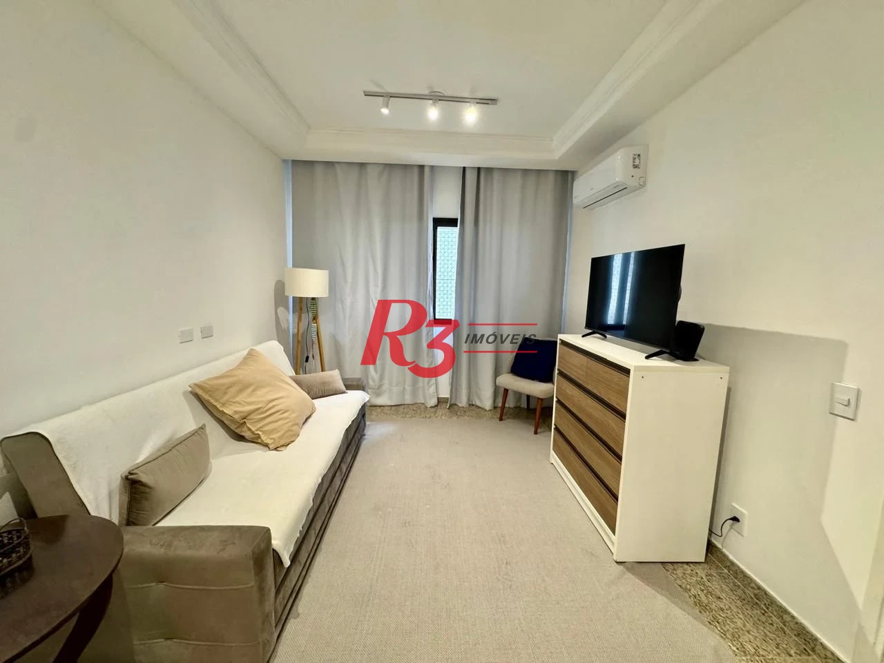 Apartamento com 1 dormitório para alugar, 65 m² por R$ 4.200,00/mês - Embaré - Santos/SP