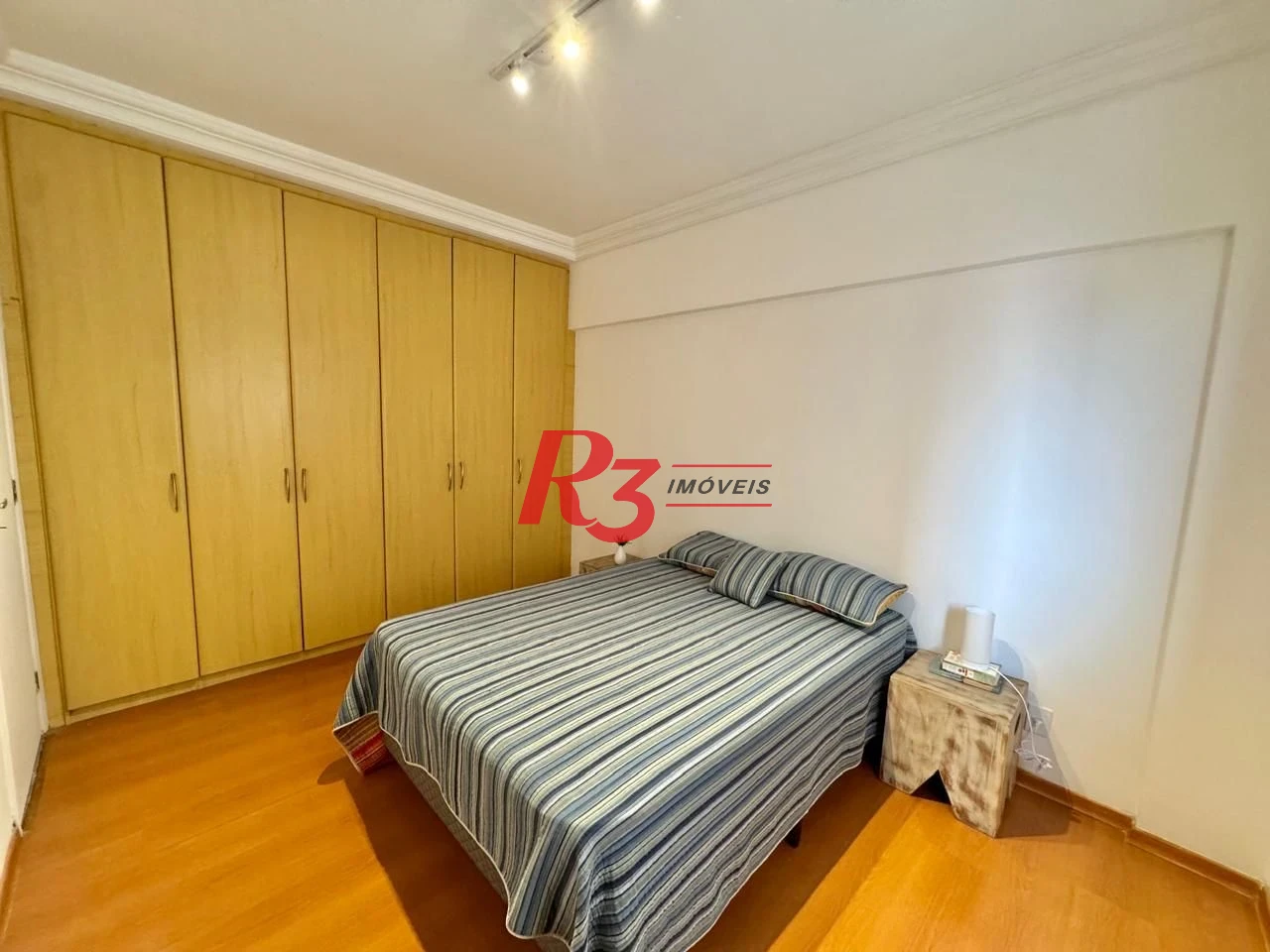 Apartamento com 1 dormitório para alugar, 65 m² por R$ 4.200,00/mês - Embaré - Santos/SP
