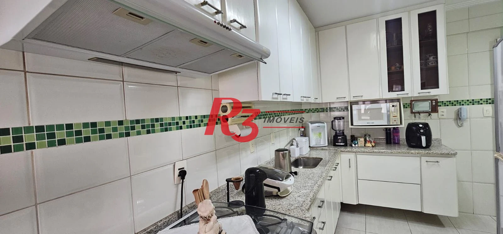 Apartamento com 3 dormitórios à venda, 117 m² por R$ 850.000,00 - Gonzaga - Santos/SP