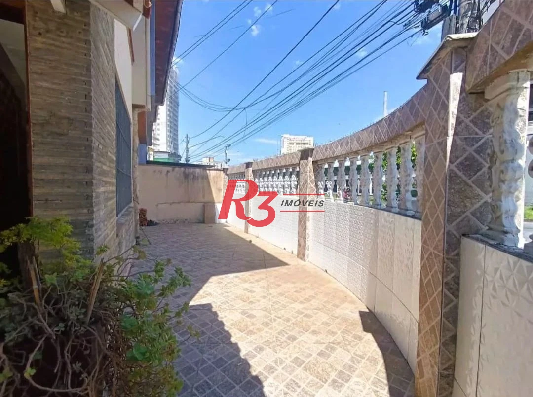 Sobrado com 3 dormitórios à venda, 114 m² por R$ 895.000,00 - Encruzilhada - Santos/SP