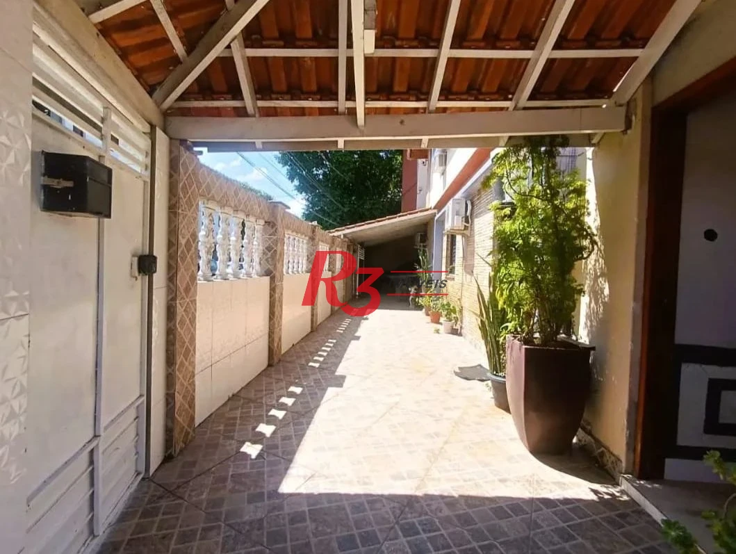 Sobrado com 3 dormitórios à venda, 114 m² por R$ 895.000,00 - Encruzilhada - Santos/SP