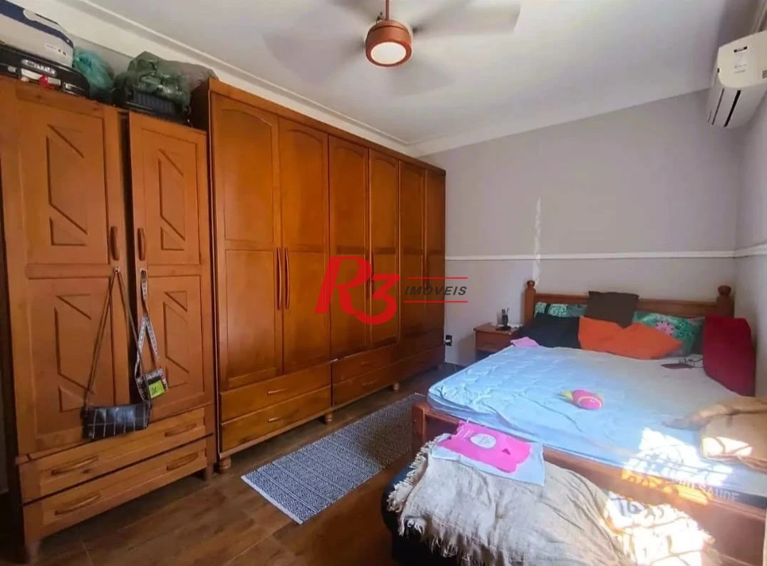 Sobrado com 3 dormitórios à venda, 114 m² por R$ 895.000,00 - Encruzilhada - Santos/SP