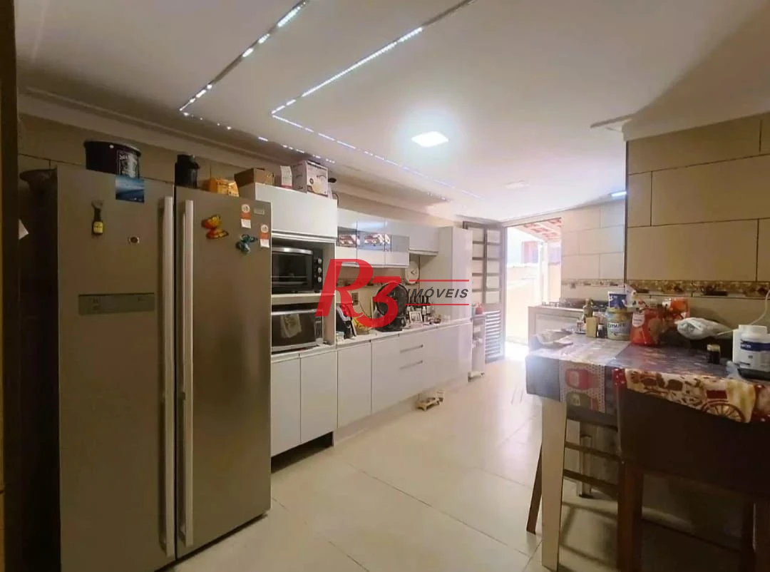 Sobrado com 3 dormitórios à venda, 114 m² por R$ 895.000,00 - Encruzilhada - Santos/SP
