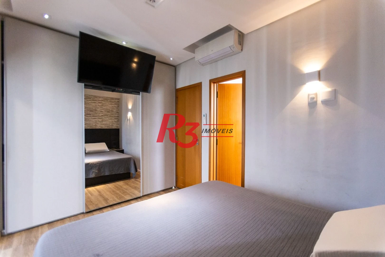 Apartamento com 3 dormitórios à venda, 143 m² por R$ 2.100.000,00 - Pompéia - Santos/SP