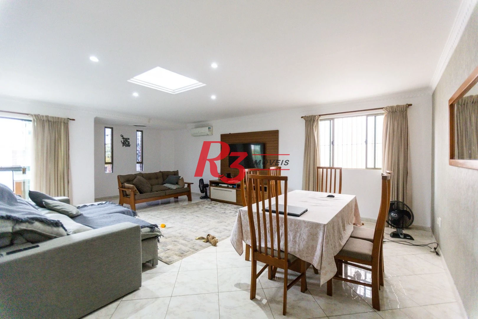Casa com 3 dormitórios para alugar, 160 m² por R$ 7.000,00/mês - Ponta da Praia - Santos/SP