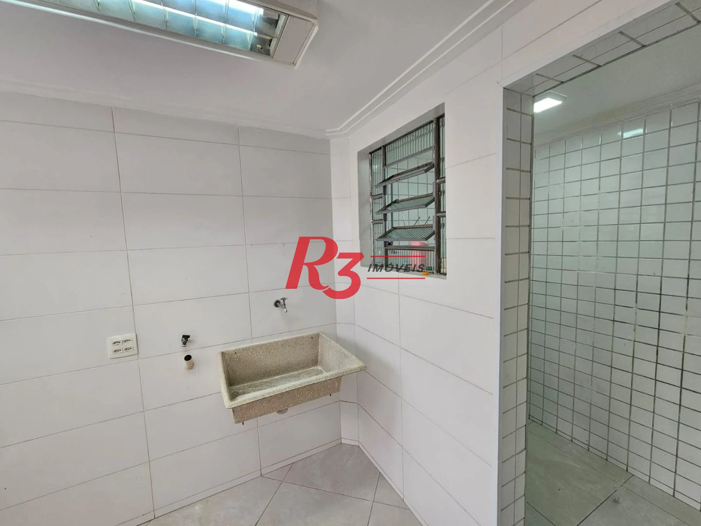 Sobrado à venda, 230 m² por R$ 1.920.000,00 - Ponta da Praia - Santos/SP