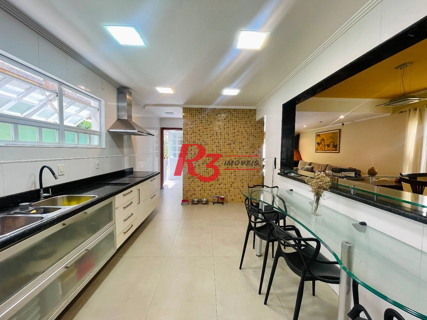 Sobrado à venda, 457 m² por R$ 6.500.000,00 - Gonzaga - Santos/SP