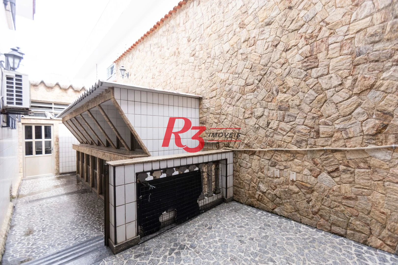 Sobrado, 227 m² - venda por R$ 2.000.000,00 ou aluguel por R$ 8.605,06/mês - Vila Belmiro - Santos/SP