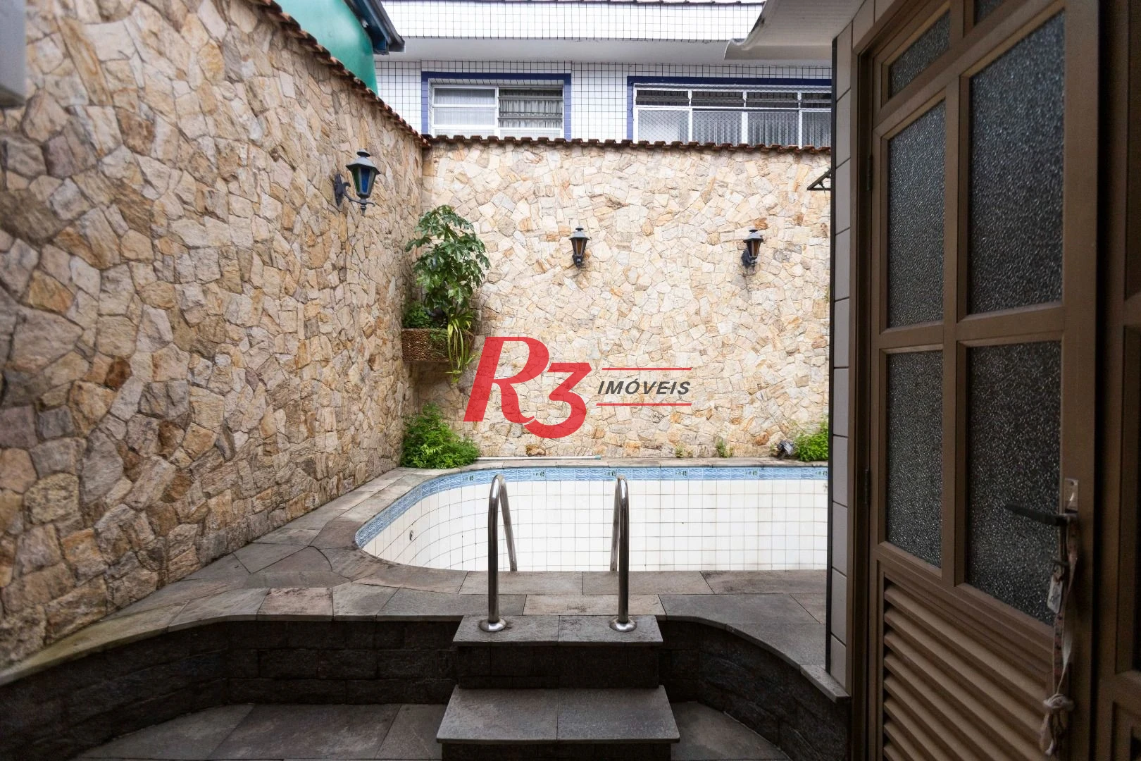 Sobrado, 227 m² - venda por R$ 2.000.000,00 ou aluguel por R$ 8.605,06/mês - Vila Belmiro - Santos/SP