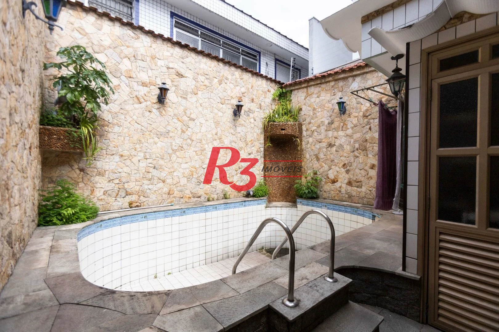 Sobrado, 227 m² - venda por R$ 2.000.000,00 ou aluguel por R$ 8.605,06/mês - Vila Belmiro - Santos/SP