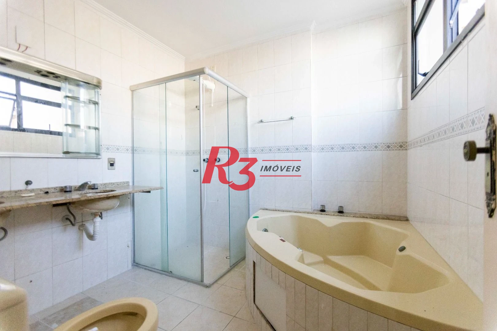 Apartamento com 3 dormitórios à venda, 188 m² por R$ 1.385.000,00 - Gonzaga - Santos/SP