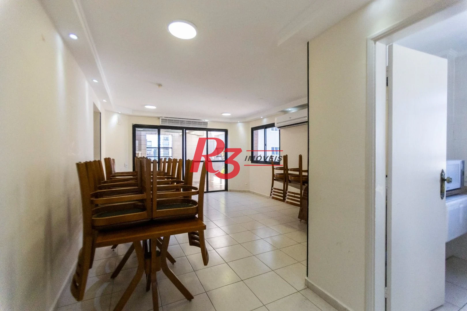 Apartamento com 3 dormitórios à venda, 188 m² por R$ 1.385.000,00 - Gonzaga - Santos/SP