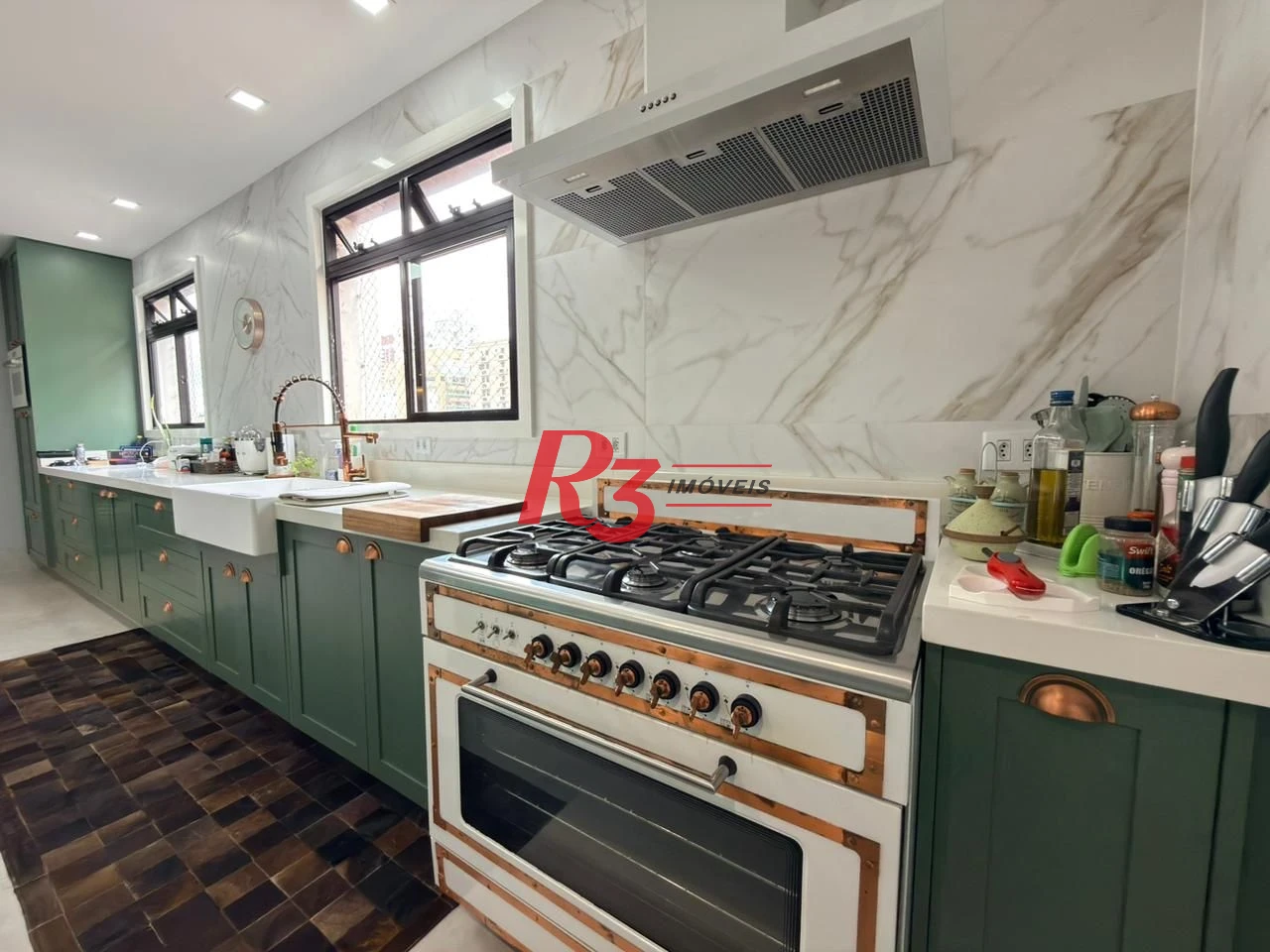 Apartamento com 4 dormitórios à venda, 287 m² por R$ 2.900.000,00 - Boqueirão - Santos/SP