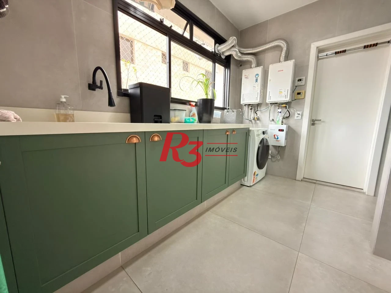 Apartamento com 4 dormitórios à venda, 287 m² por R$ 2.900.000,00 - Boqueirão - Santos/SP