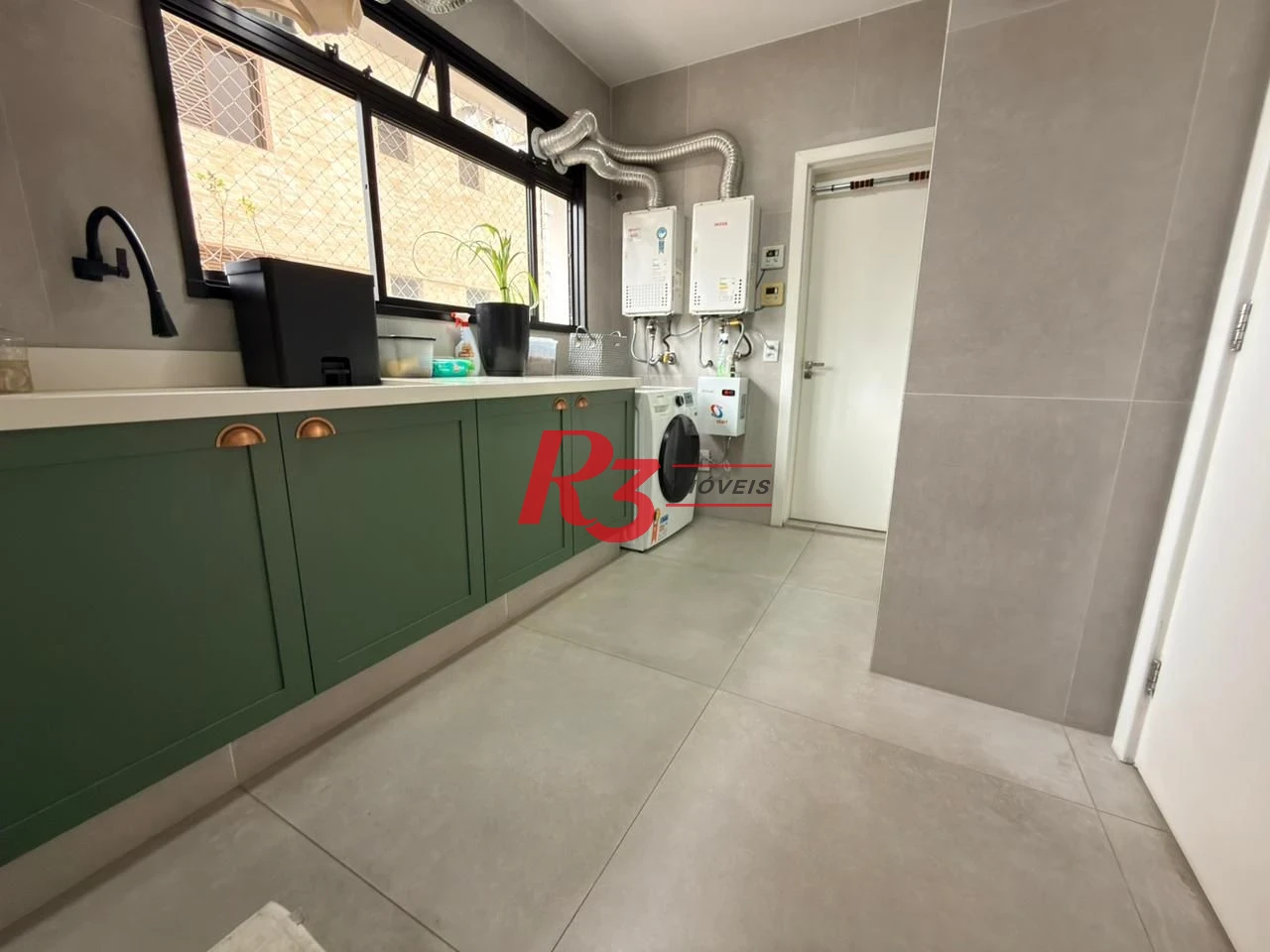 Apartamento com 4 dormitórios à venda, 287 m² por R$ 2.900.000,00 - Boqueirão - Santos/SP