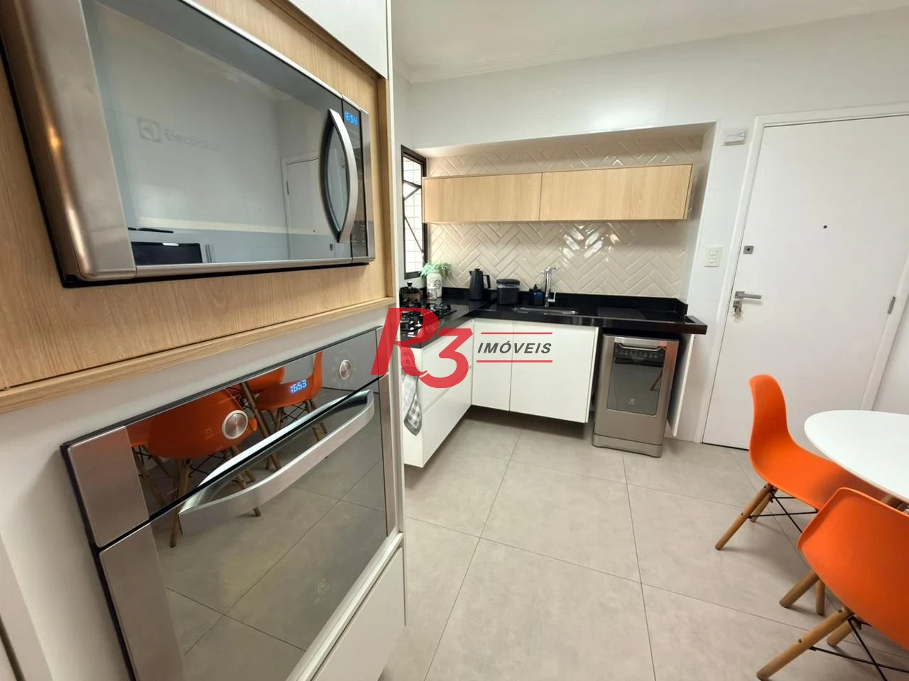Apartamento com 2 dormitórios à venda, 102 m² por R$ 1.100.000,00 - Pompéia - Santos/SP
