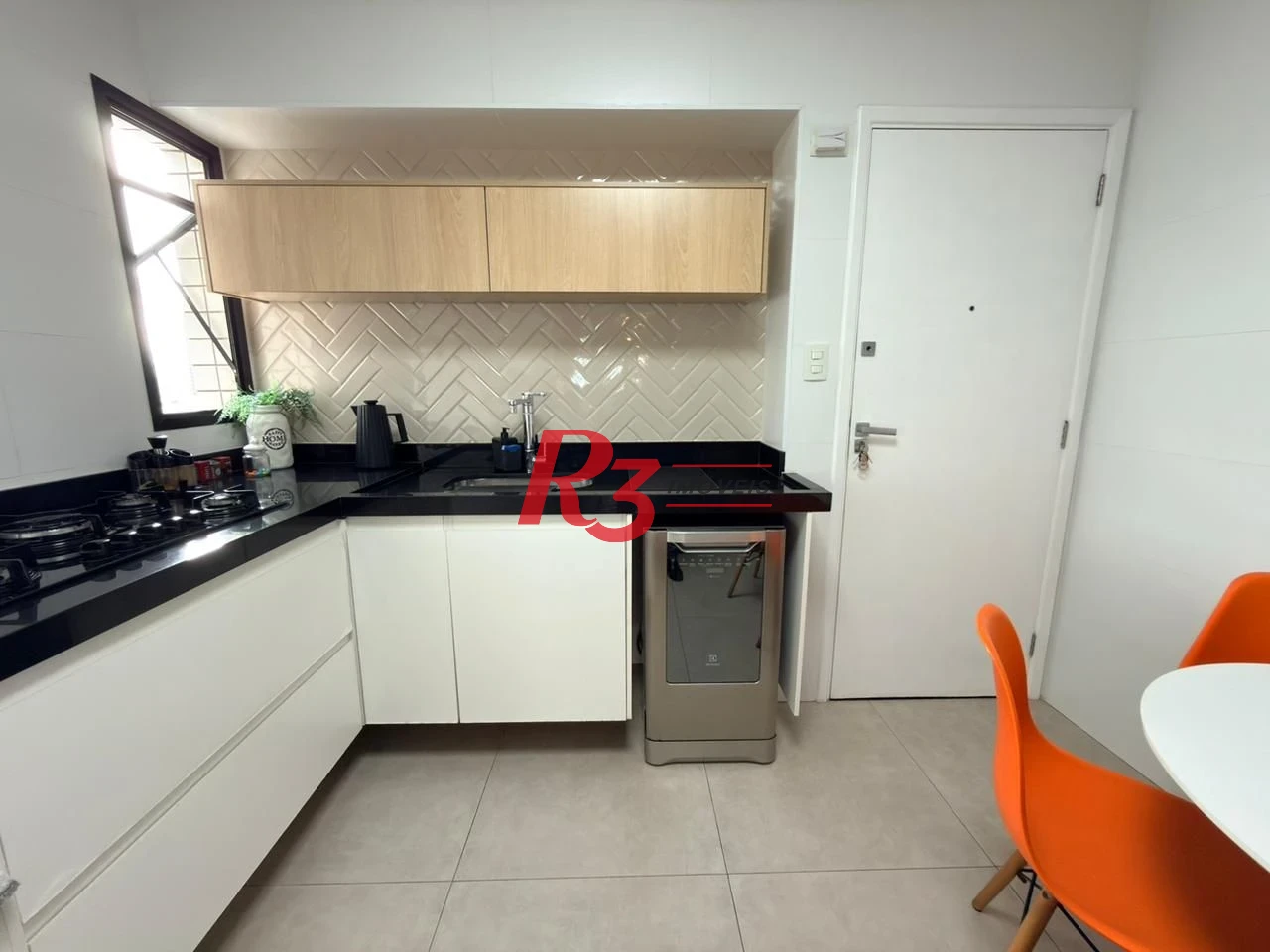 Apartamento com 2 dormitórios à venda, 102 m² por R$ 1.100.000,00 - Pompéia - Santos/SP