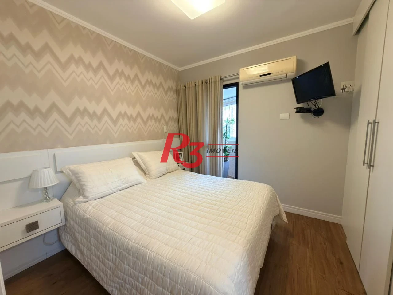 Apartamento com 2 dormitórios à venda, 102 m² por R$ 1.100.000,00 - Pompéia - Santos/SP