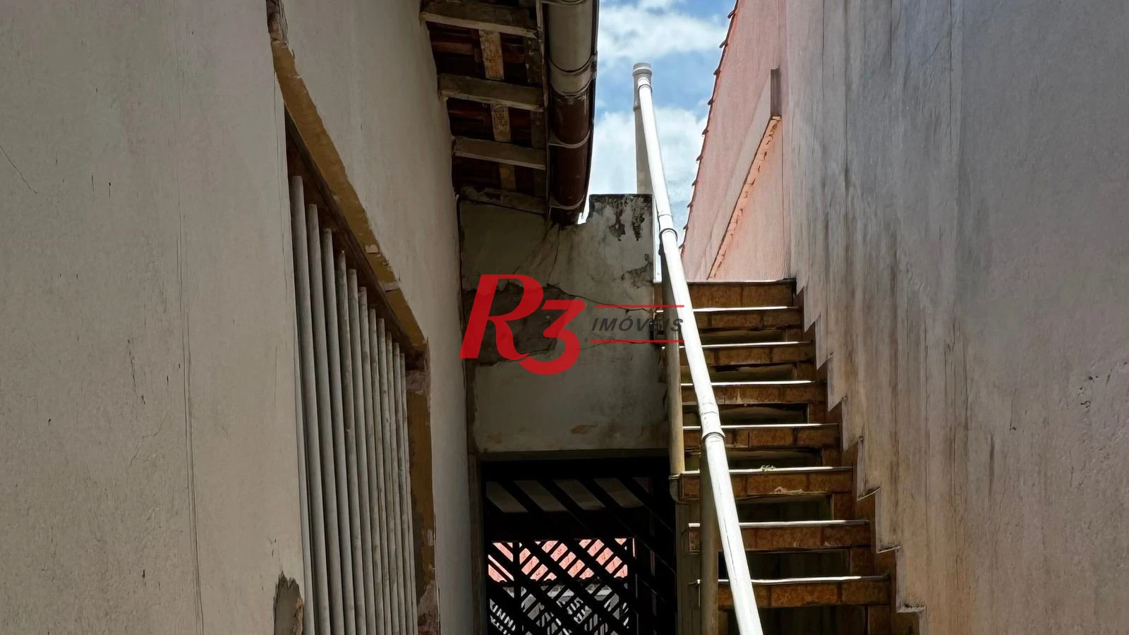 Casa com 2 dormitórios à venda, 138 m² por R$ 695.000,00 - Jardim Imperador - Praia Grande/SP