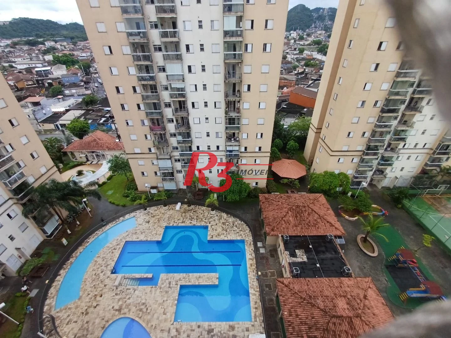 Apartamento com 3 dormitórios à venda, 69 m² por R$ 455.800,00 - Areia Branca - Santos/SP
