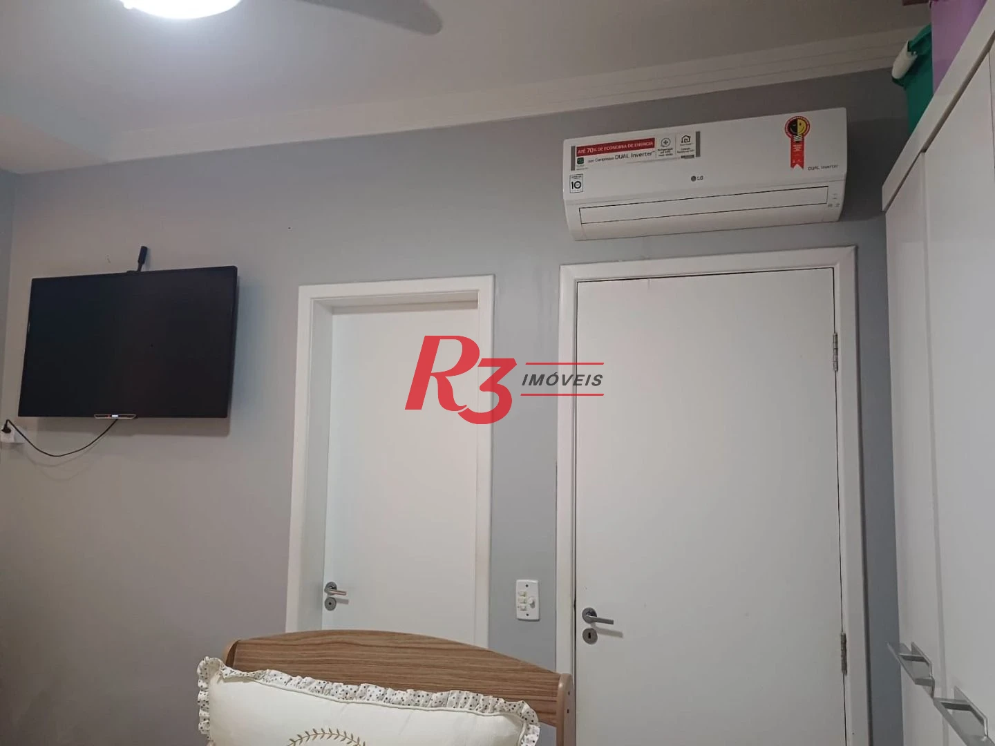 Apartamento com 3 dormitórios à venda, 69 m² por R$ 455.800,00 - Areia Branca - Santos/SP