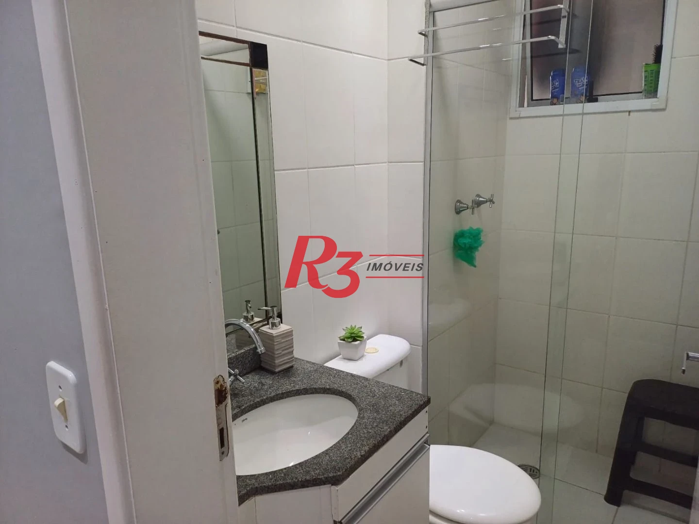 Apartamento com 3 dormitórios à venda, 69 m² por R$ 455.800,00 - Areia Branca - Santos/SP