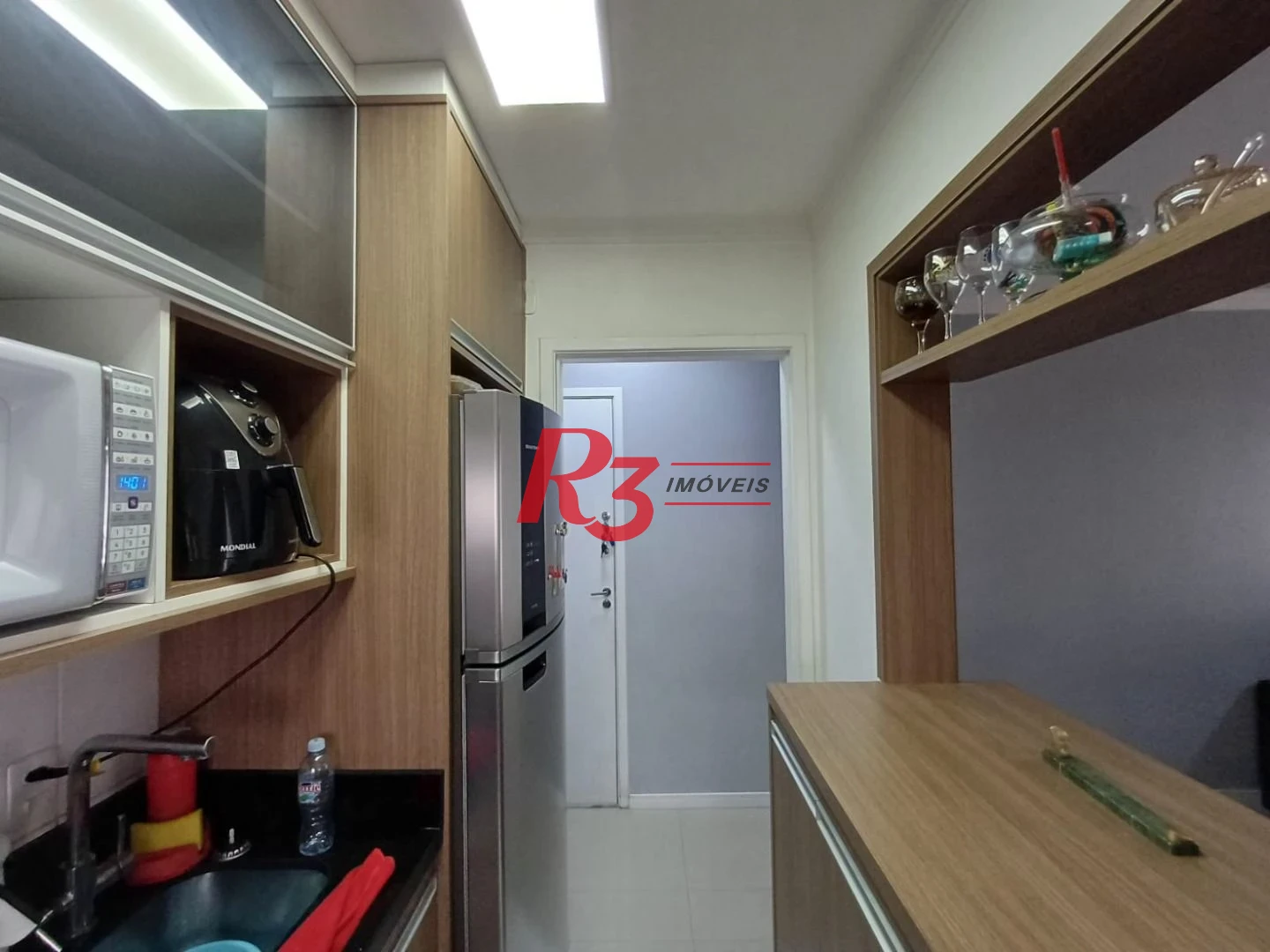 Apartamento com 3 dormitórios à venda, 69 m² por R$ 455.800,00 - Areia Branca - Santos/SP