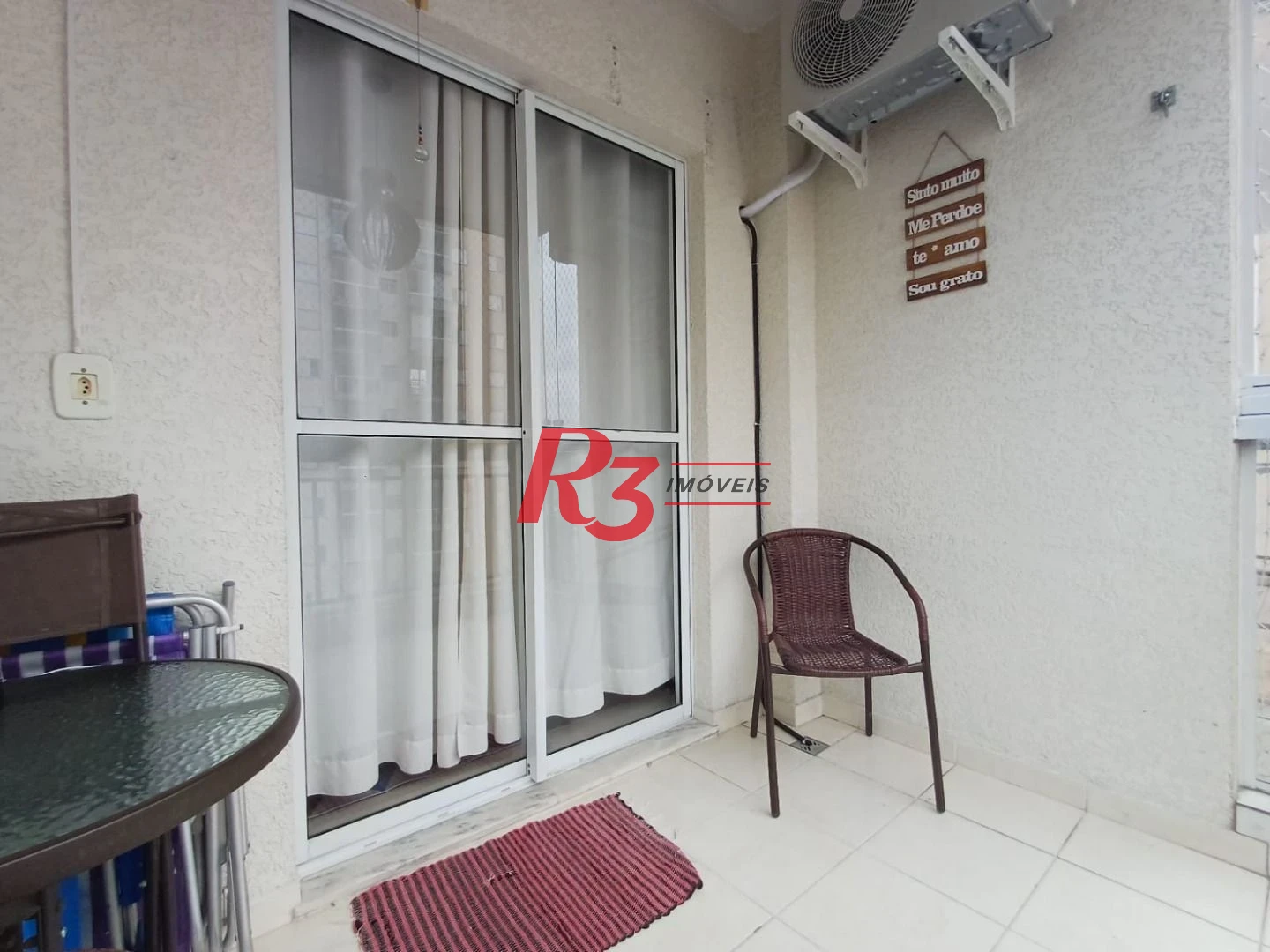 Apartamento com 3 dormitórios à venda, 69 m² por R$ 455.800,00 - Areia Branca - Santos/SP