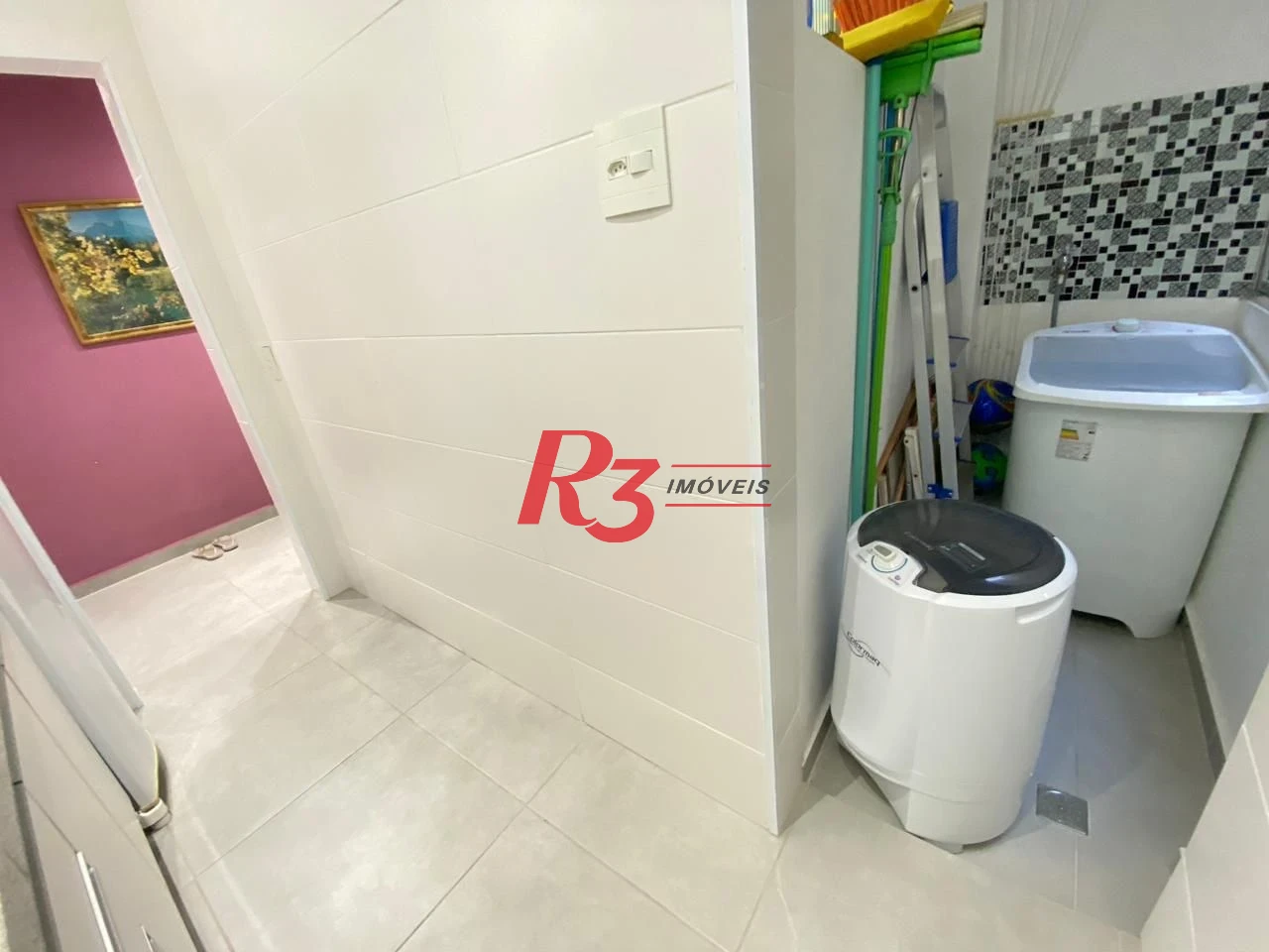 Kitnet com 1 dormitório, 38 m² - venda por R$ 300.000,00 ou aluguel por R$ 3.000,00/mês - Centro - São Vicente/SP