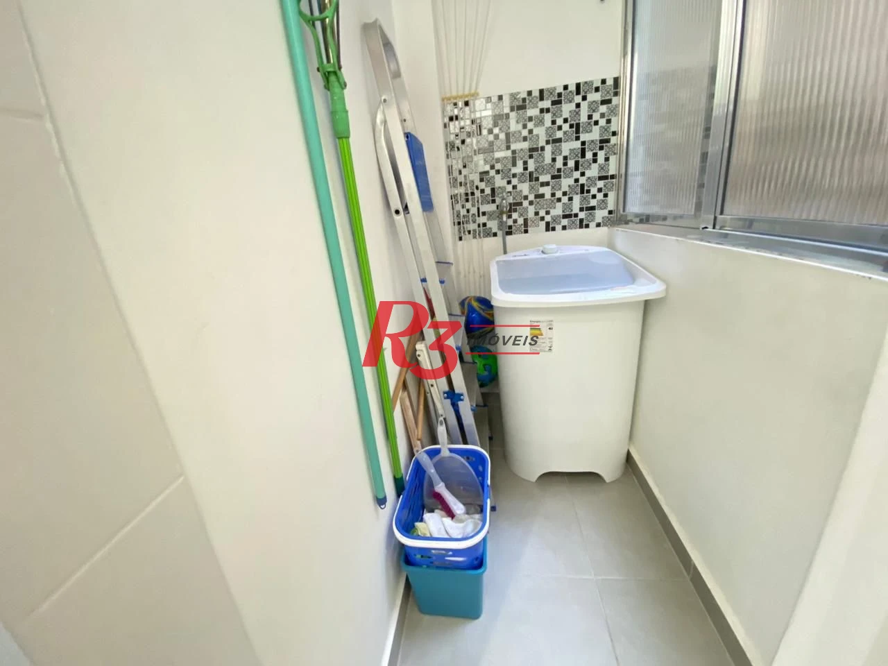 Kitnet com 1 dormitório, 38 m² - venda por R$ 300.000,00 ou aluguel por R$ 3.000,00/mês - Centro - São Vicente/SP