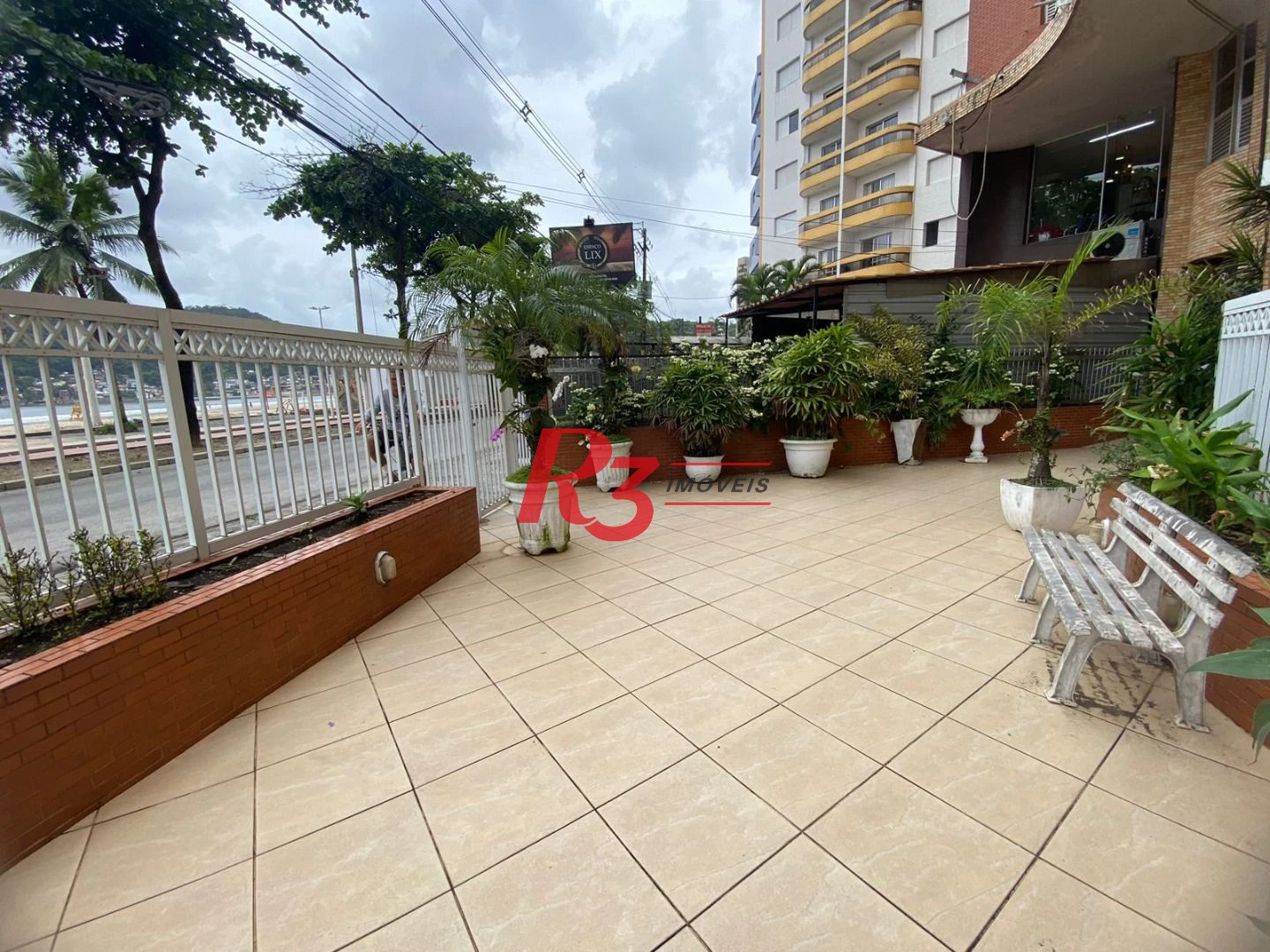 Kitnet com 1 dormitório, 38 m² - venda por R$ 300.000,00 ou aluguel por R$ 3.000,00/mês - Centro - São Vicente/SP
