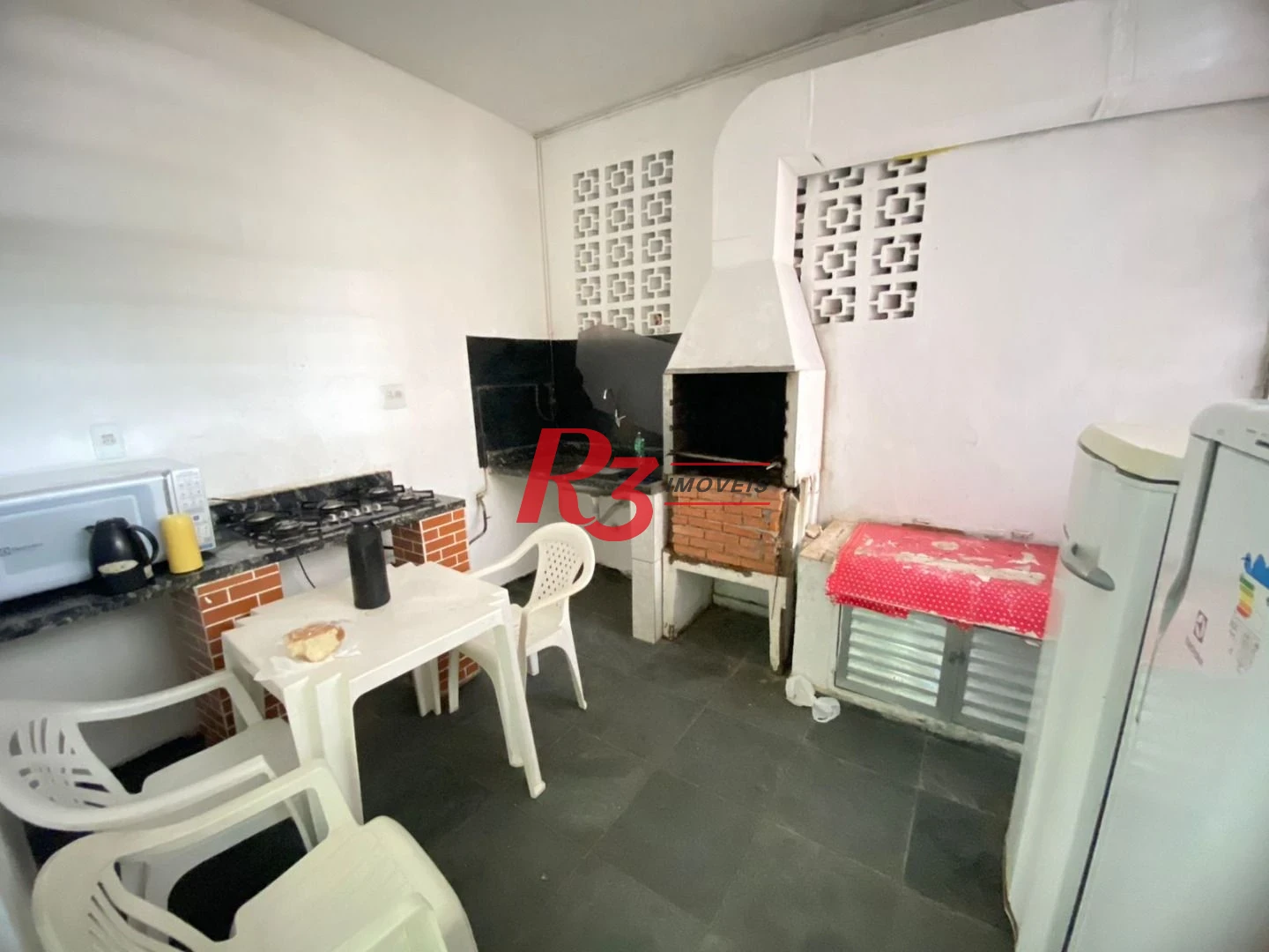 Kitnet com 1 dormitório, 38 m² - venda por R$ 300.000,00 ou aluguel por R$ 3.000,00/mês - Centro - São Vicente/SP
