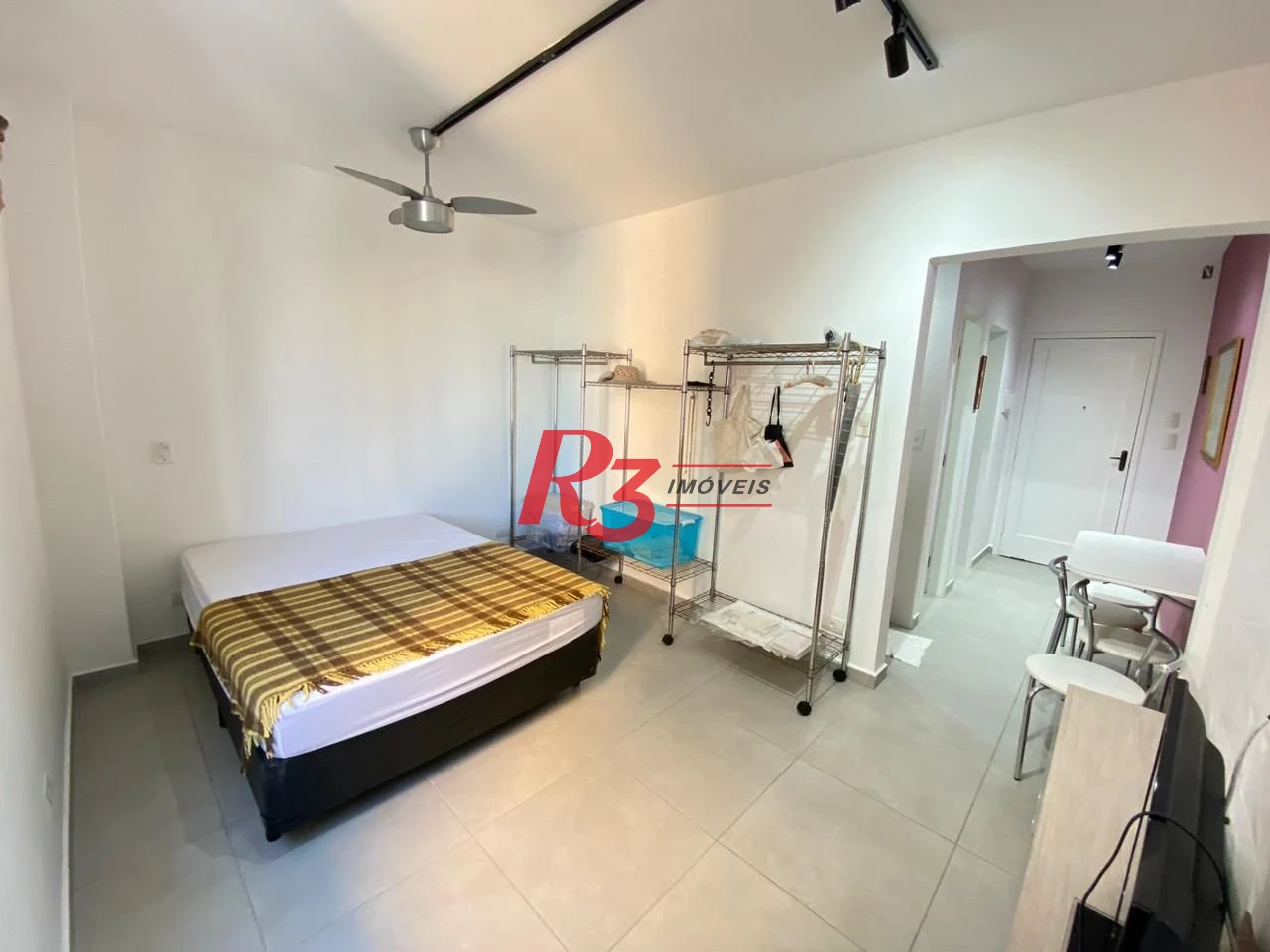 Kitnet com 1 dormitório, 38 m² - venda por R$ 300.000,00 ou aluguel por R$ 3.000,00/mês - Centro - São Vicente/SP