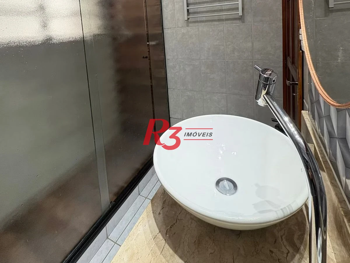 Apartamento com 3 dormitórios à venda, 100 m² por R$ 700.000,00 - José Menino - Santos/SP