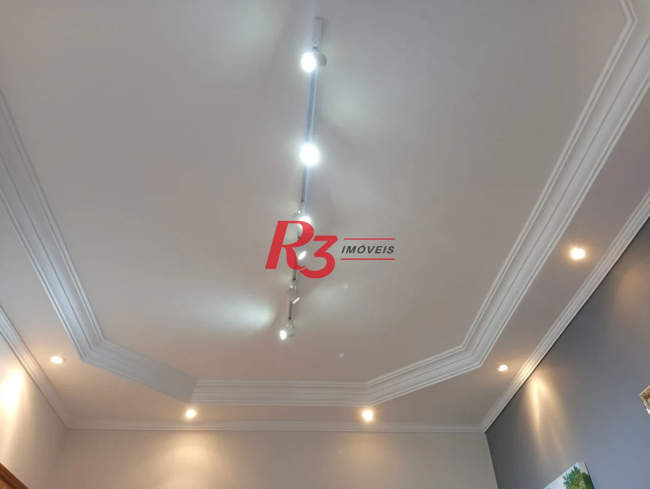 Apartamento com 2 dormitórios à venda, 68 m² por R$ 426.000,00 - Gonzaga - Santos/SP