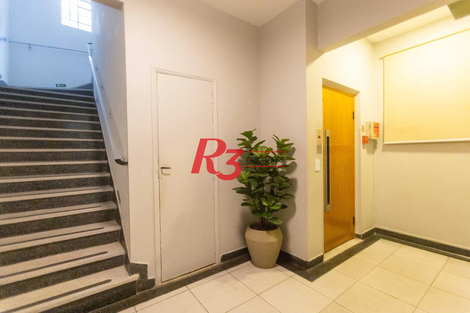 Apartamento com 2 dormitórios à venda, 91 m² por R$ 620.000,00 - Gonzaga - Santos/SP