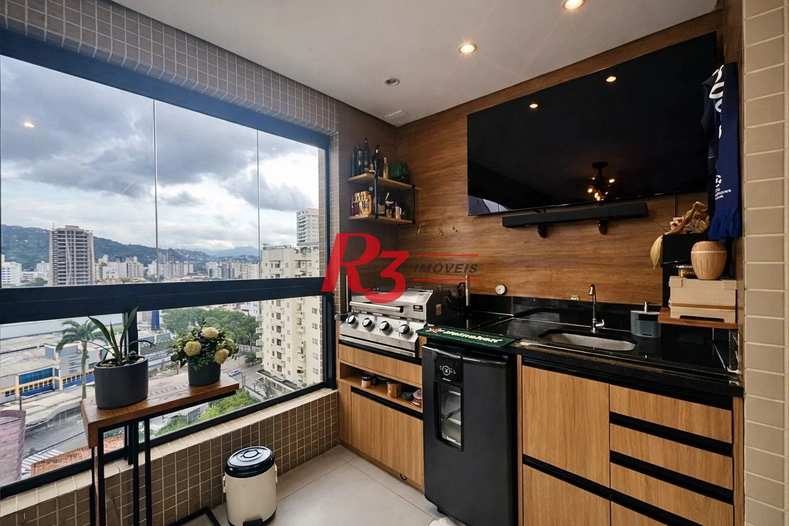 Apartamento com 2 dormitórios à venda, 75 m² por R$ 1.140.000,00 - José Menino - Santos/SP