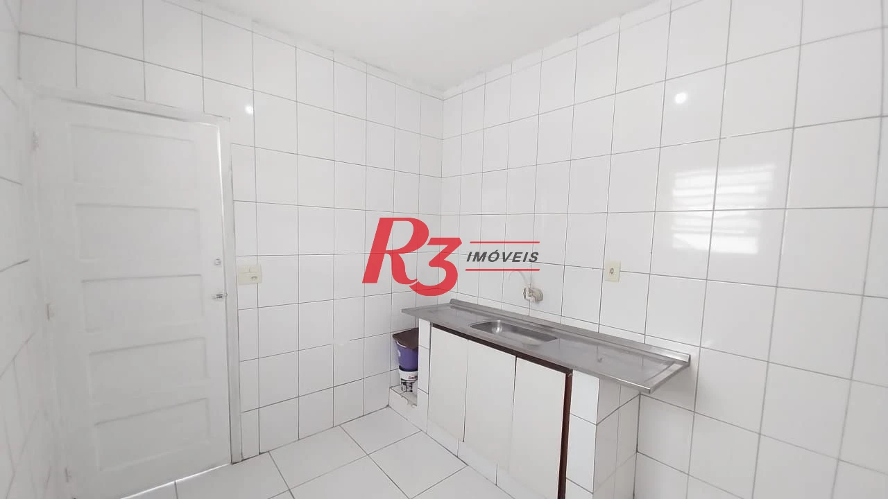 Apartamento com 2 dormitórios à venda, 75 m² por R$ 402.000,00 - Gonzaga - Santos/SP